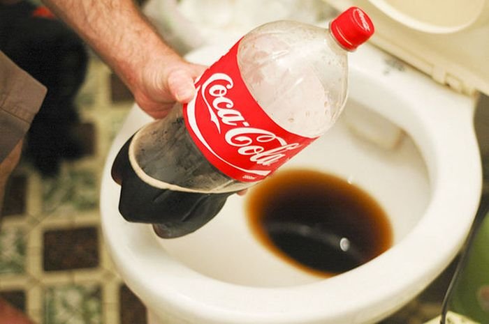 limpiar inodoro con coca cola funciona