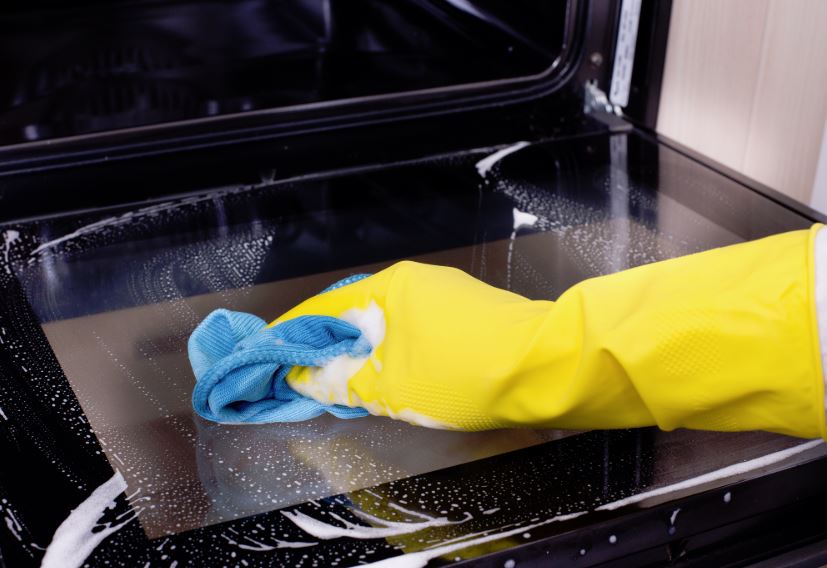 como limpiar el cristal del horno por dentro