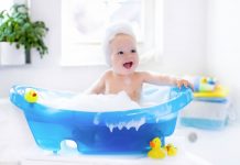 Cómo desinfectar y limpiar la bañera del bebé como limpiar la bañera del bebe trucos