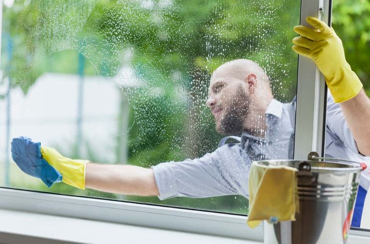 como limpiar ventanas correderas y abatibles