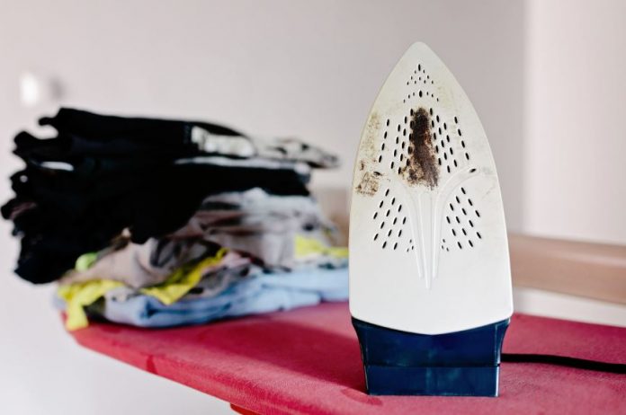 como limpiar la plancha de teflon