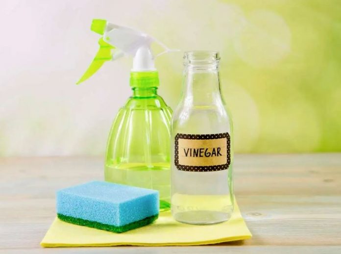 Productos para limpiar puertas lacadas en blanco
