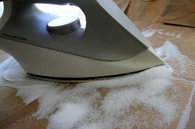 limpiar plancha con sal gruesa
