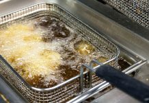 Cómo limpiar una freidora llena de grasa limpiar una freidora