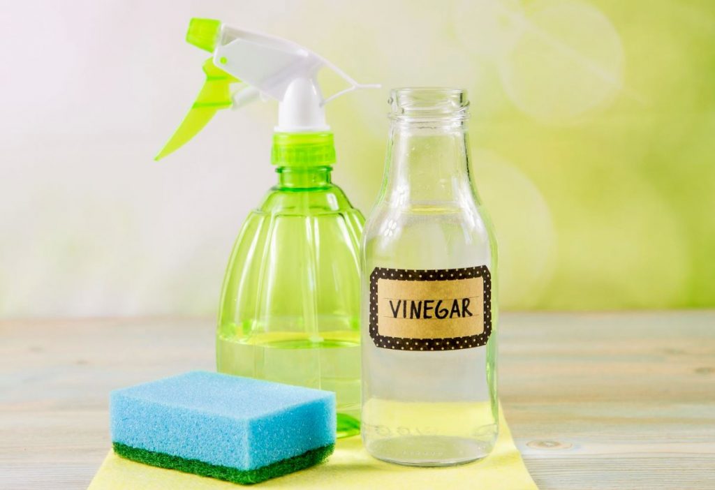 vinagre y agua para manchas de humedad