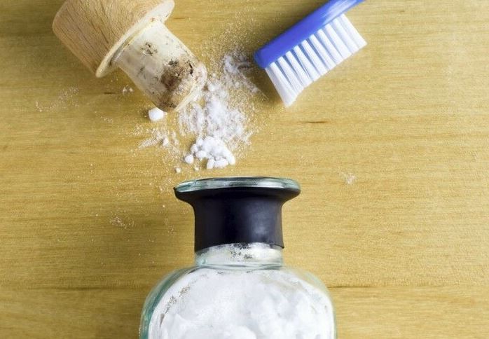 limpiar cepillo de dientes con bicarbonato
