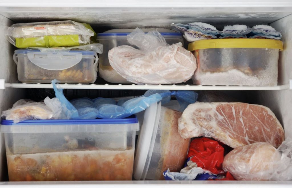 limpiar congelador comida podrida