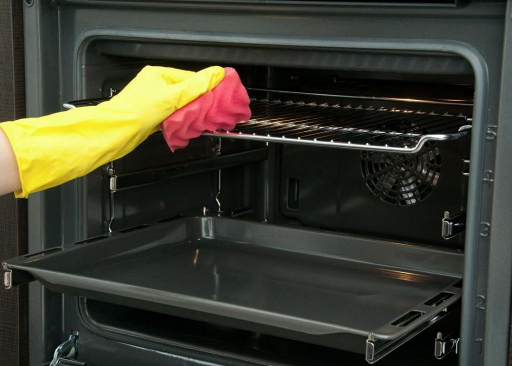 truco para limpiar rejilla horno