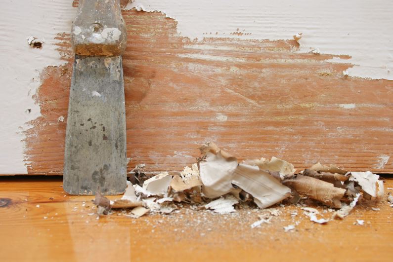 como remover pintura vieja de madera