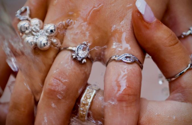 como limpiar joyas facil y rapido