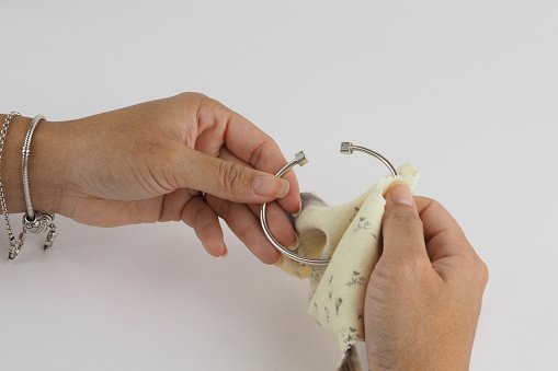 como limpiar la plata oxidada