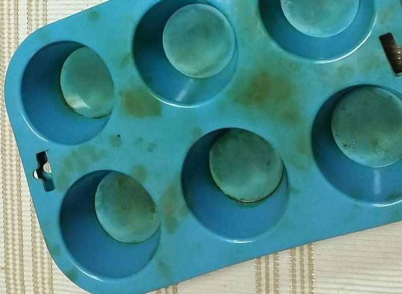 como limpiar moldes de silicona quemados