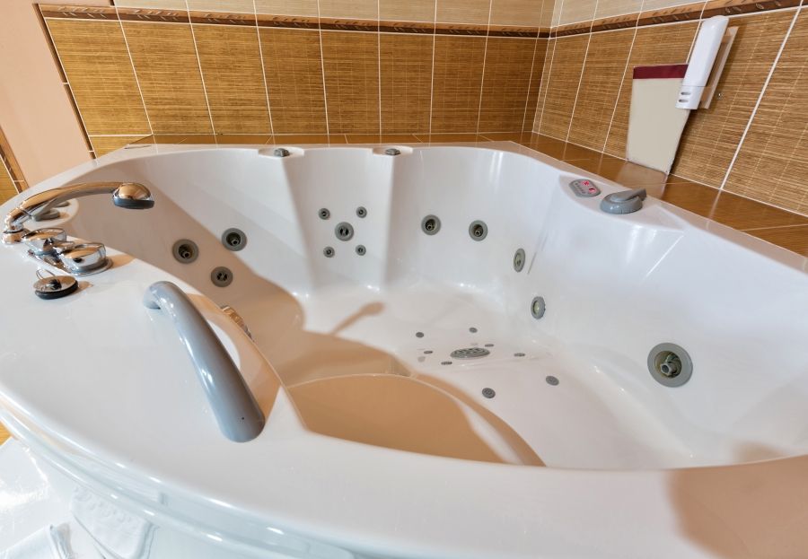 como limpiar una bañera de hidromasaje