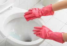 Cómo limpiar un inodoro muy sucio como limpiar un inodoro muy sucio