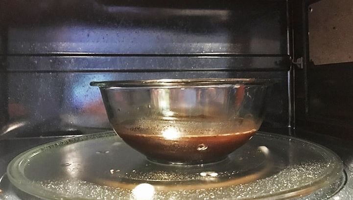 eliminar olor microondas cafe
