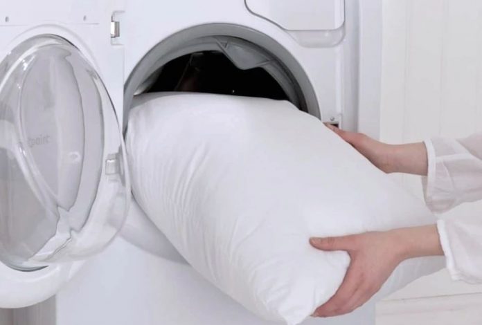 como limpiar la almohada en la lavadora