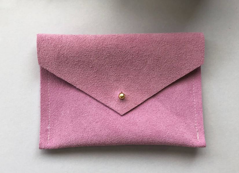 como limpiar una cartera de gamuza rosa como limpiar una cartera de gamuza rosa