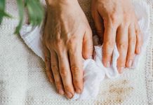 Cómo quitar manchas de barniz de la ropa sacar manchas de barniz en la ropa