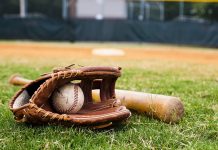 Cómo limpiar un guante de béisbol como limpiar un guante de béisbol