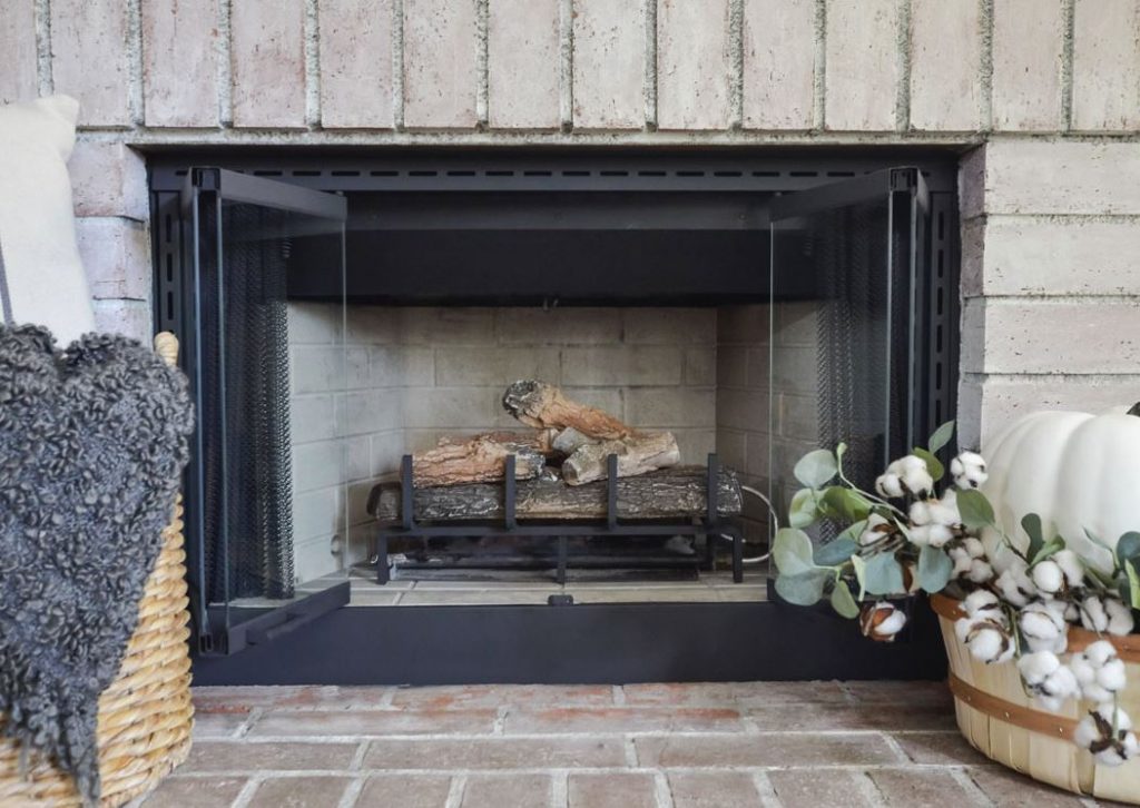 cómo limpiar una chimenea de leña fácil