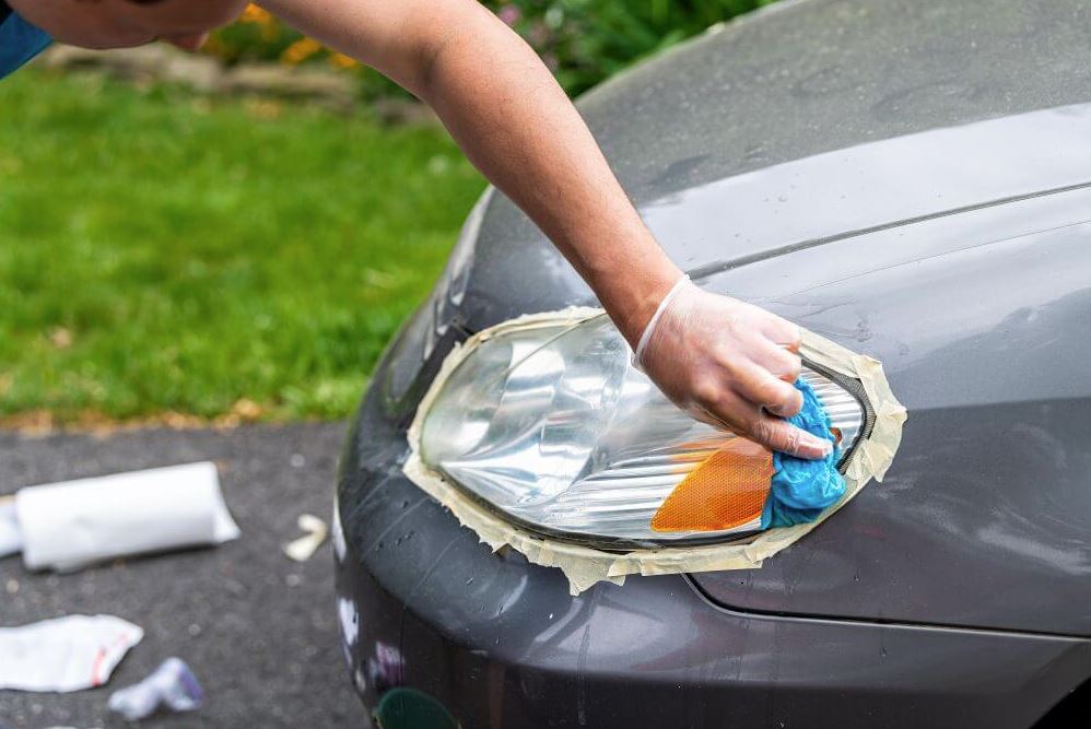 cómo pulir los faros del coche